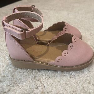 Old navy girls pink espadrilles. NWOT. Size 6